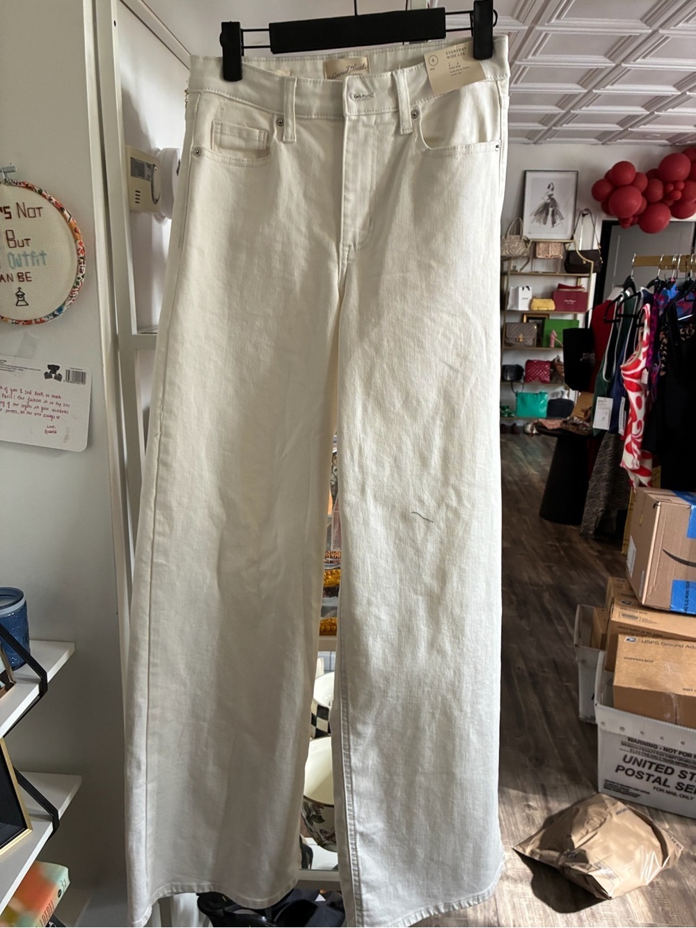 Universal Thread everyday White Wide-Leg Jeans NWT